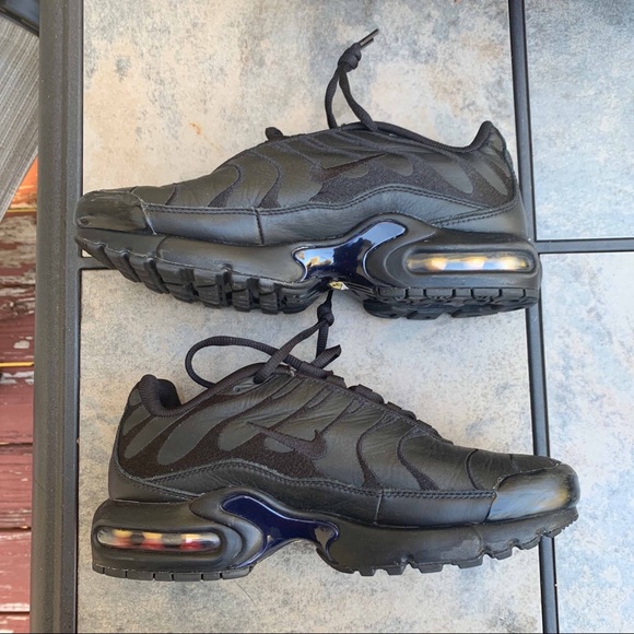 Air Max Plus - Picture 2 of 8